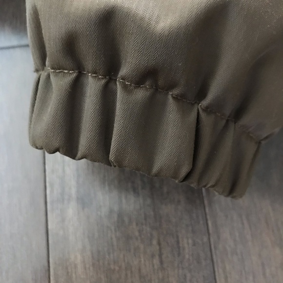 Burton snowboard/ski jacket large - Picture 5 of 9